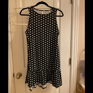 Black/White Polka-dot Ruffled Tunic. Size L NWOT.